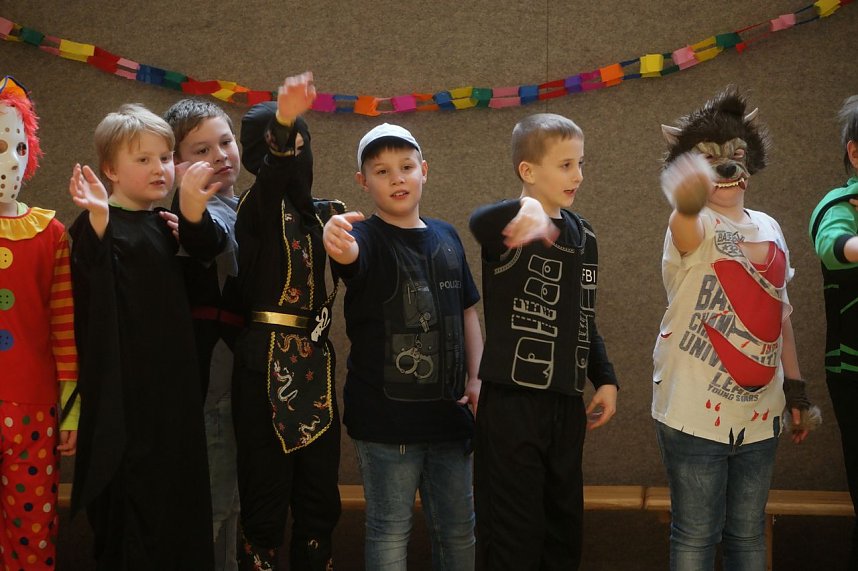 Neuer Turnraum in Gro&szlig;wechsungen eingeweiht