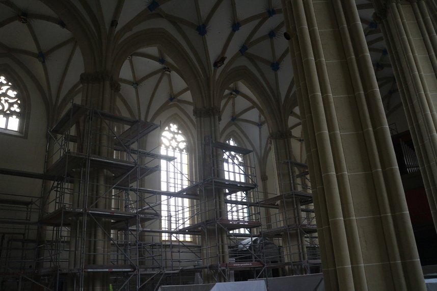 Sanierungsarbeiten im Dom zum Heiligen Kreuz