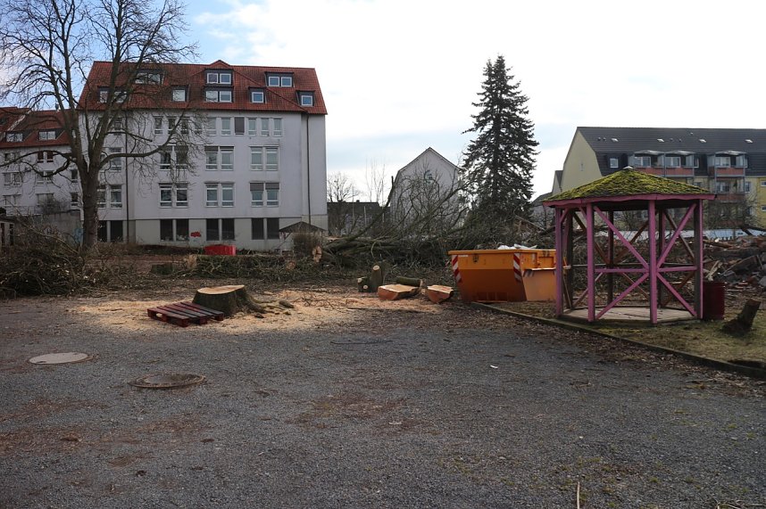 Abriss und Neubau statt Sanierung - das Humboldt Gymnasium wird abgerissen