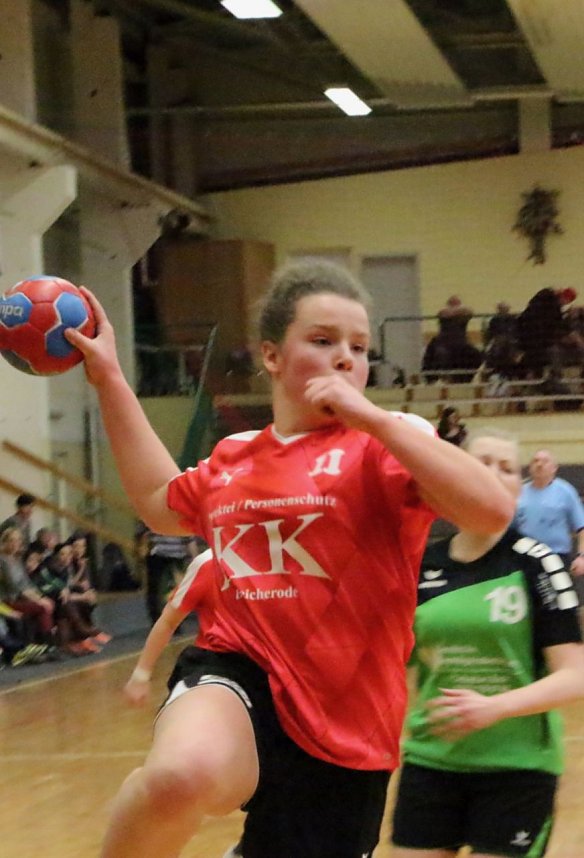 NSV Damen gewinnen knapp gegen den HSV Weimar