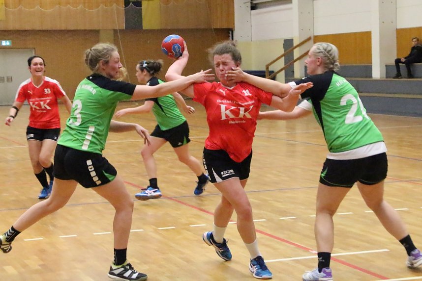 NSV Damen gewinnen knapp gegen den HSV Weimar