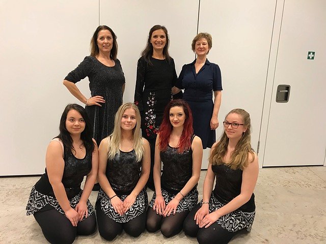 Gratuliert und getanzt