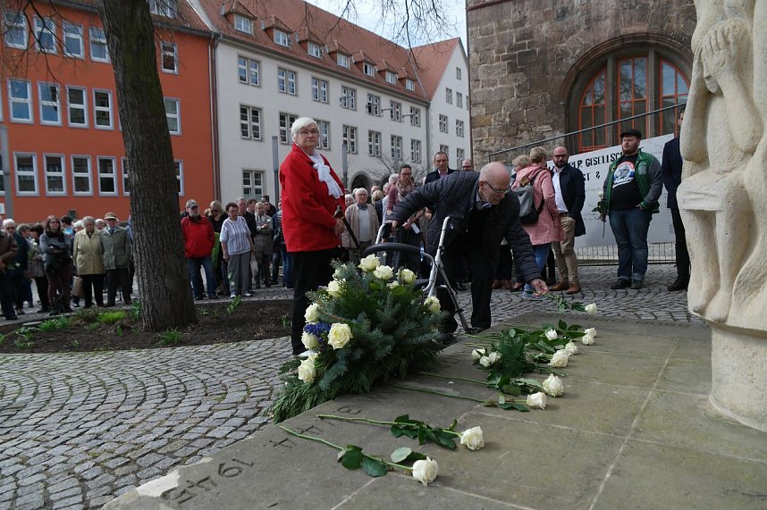 An den 73. Jahrestag der Bombardierung Nordhausens gedacht