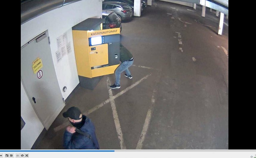 Wer kennt diese M&auml;nner?