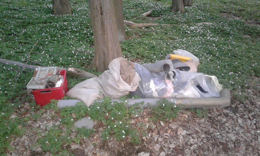 Bei Fronderode: Verm&uuml;llt und zerfahren