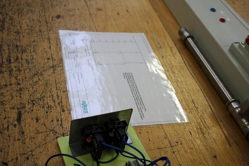 Technik-R&auml;tsel im WAGO Escape Room