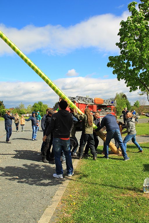 Maibaumsetzen in Wolkramshausen