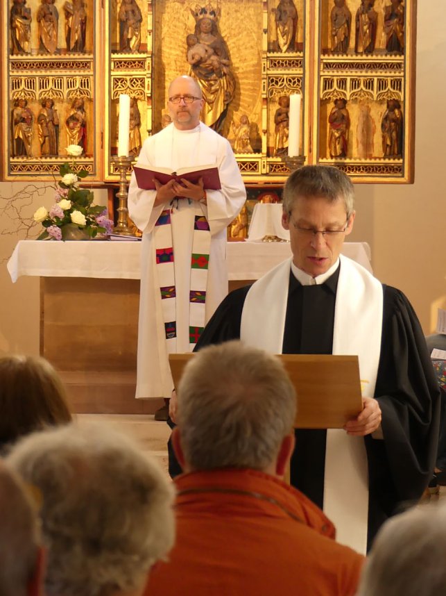 Christi Himmelfahrt an der Basilika und die Sonne lacht
