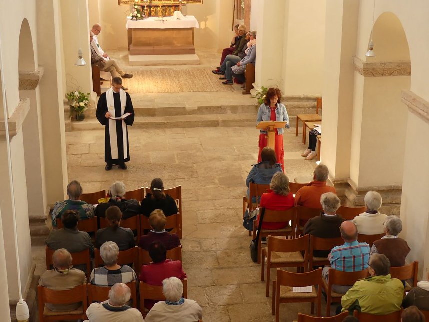 Christi Himmelfahrt an der Basilika und die Sonne lacht