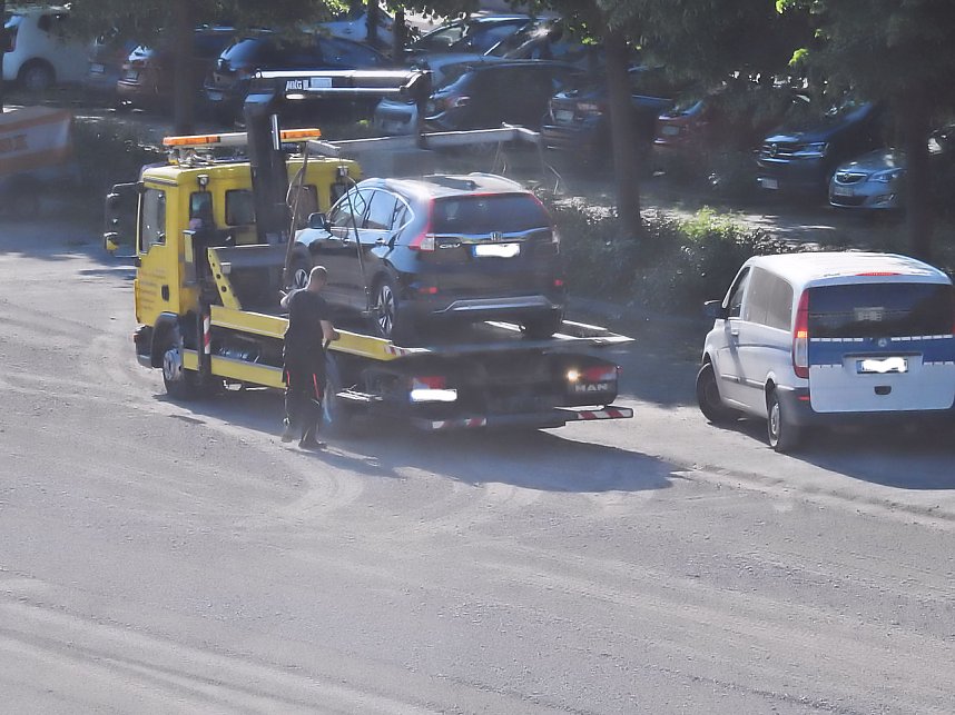 Aufr&auml;umen auf dem August-Bebel-Platz