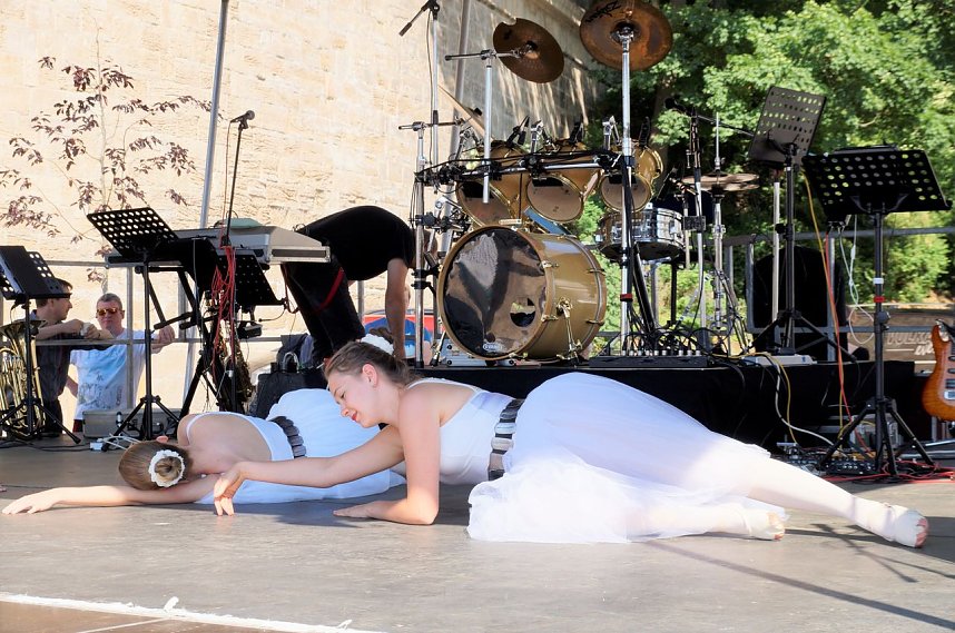 Viele Auftritte f&uuml;r Radevas Tanzeleven