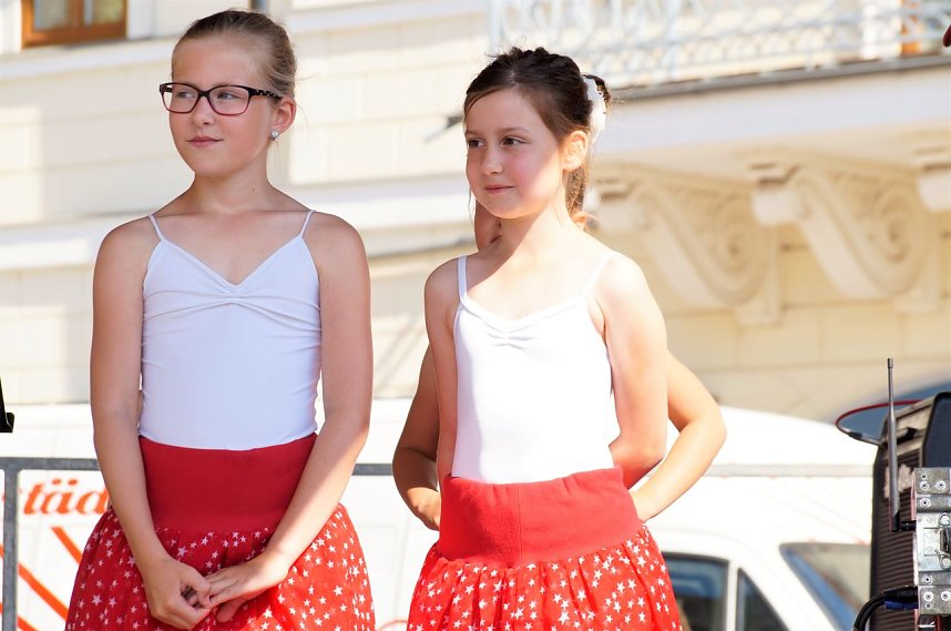 Viele Auftritte f&uuml;r Radevas Tanzeleven