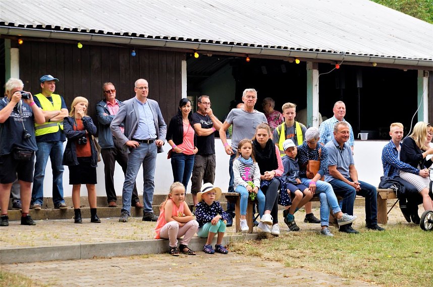 Qualmende Reifen und jede Menge Spa&szlig;