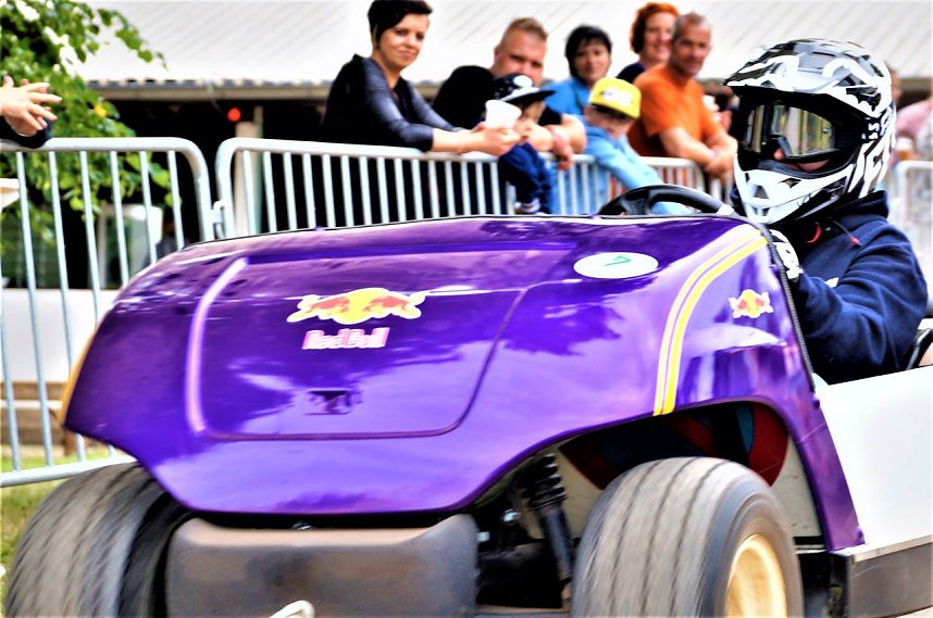 Qualmende Reifen und jede Menge Spa&szlig;