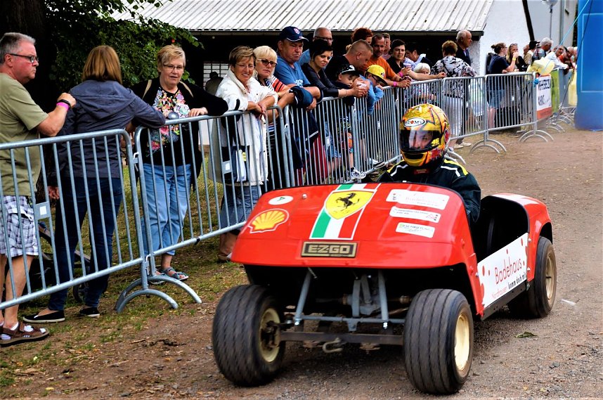 Qualmende Reifen und jede Menge Spa&szlig;