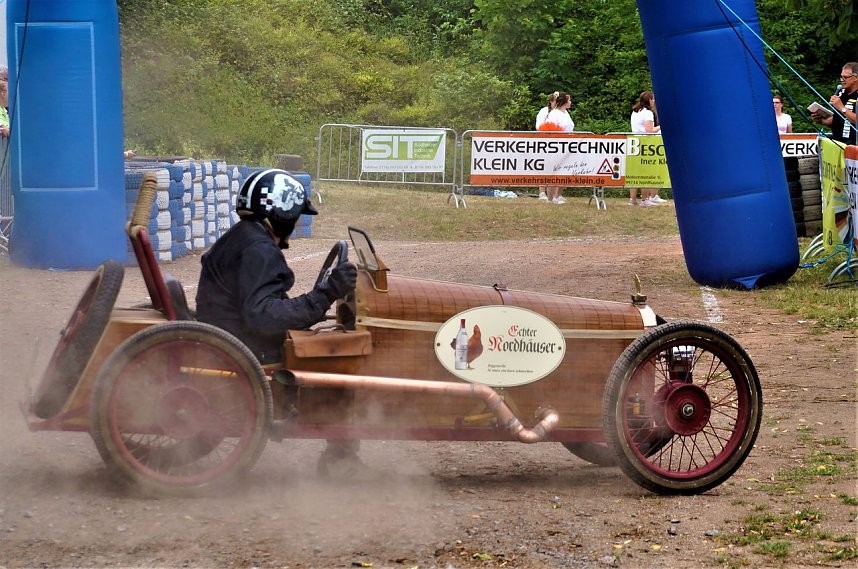 Qualmende Reifen und jede Menge Spa&szlig;