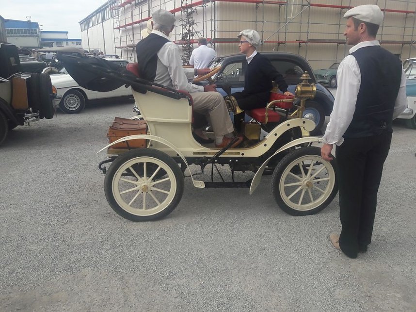 25. Apoldaer Oldtimer-Schlosstreffen 2018