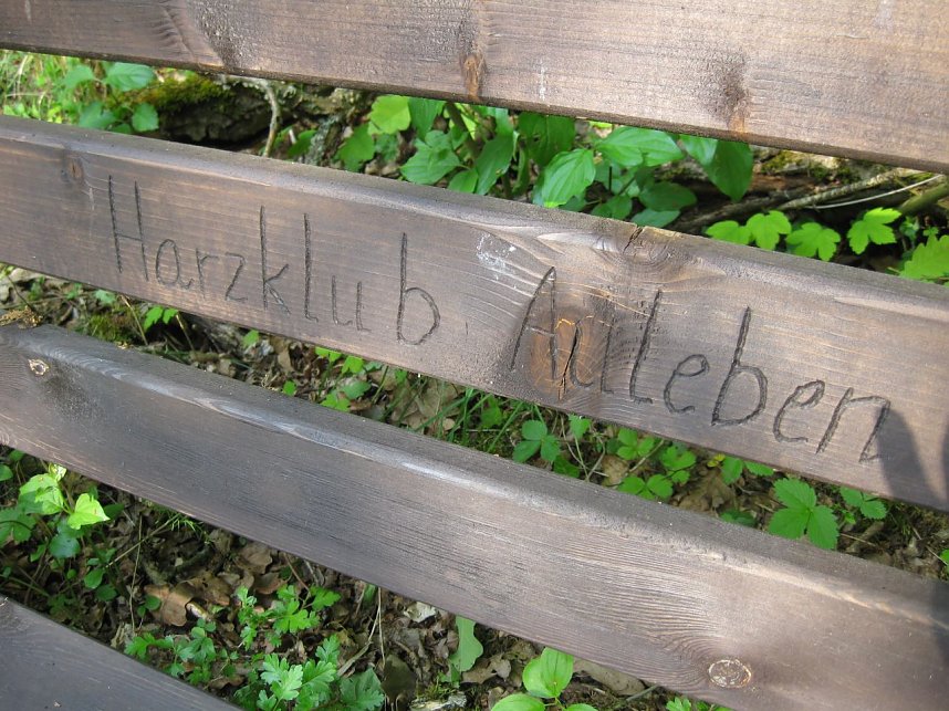 Neue B&auml;nke f&uuml;r Auleben