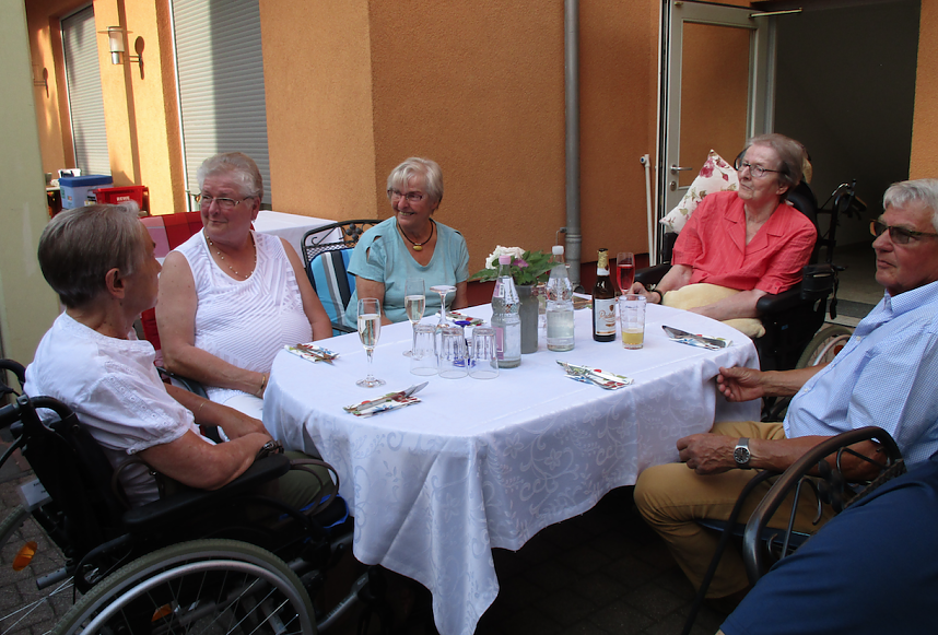 Rolandgruppe zu Besuch im Arnold-Heim