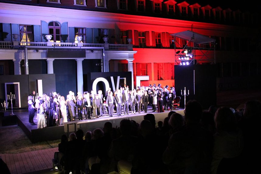 La traviata mit glanzvoller Premiere