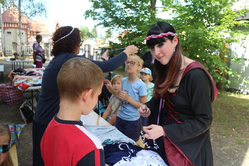 Zum Sommerfest konnte man sich am Familienzentrum gleich &uuml;ber zwei gro&szlig;z&uuml;gige Spenden freuen