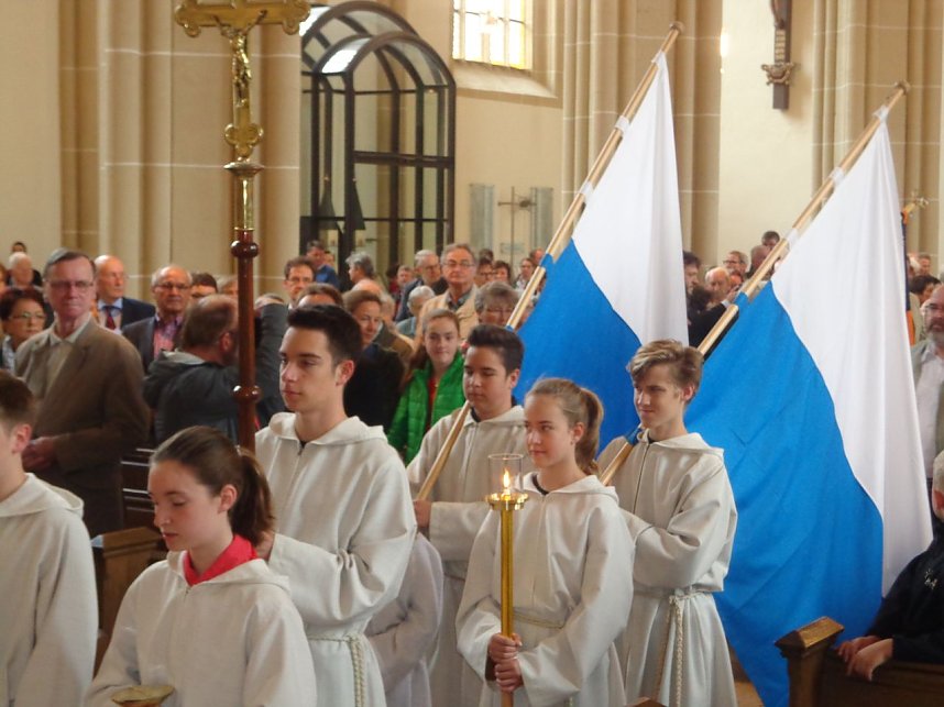 Festliches Hochamt mit Bischof Neymeyr im Nordh&auml;user Dom