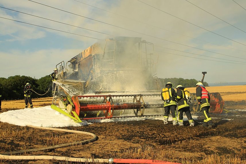 M&auml;hdrescher brannte aus