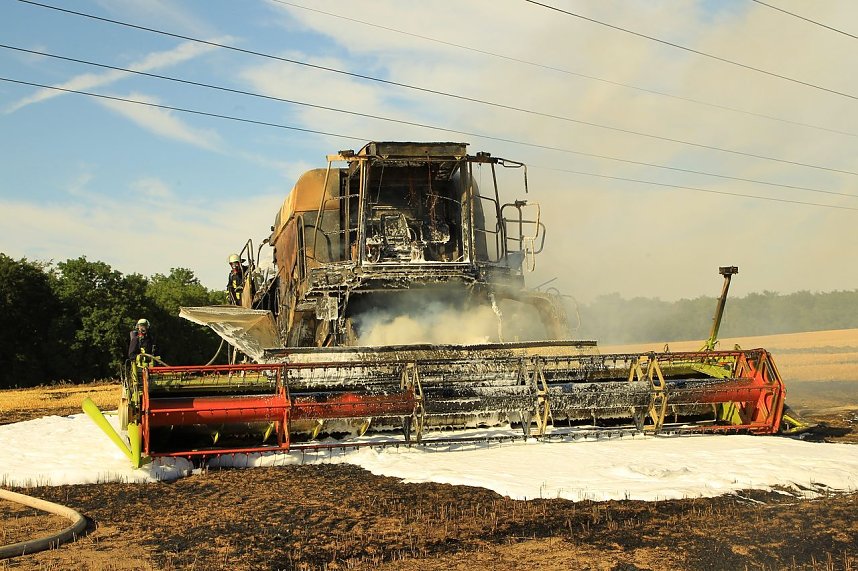 M&auml;hdrescher brannte aus