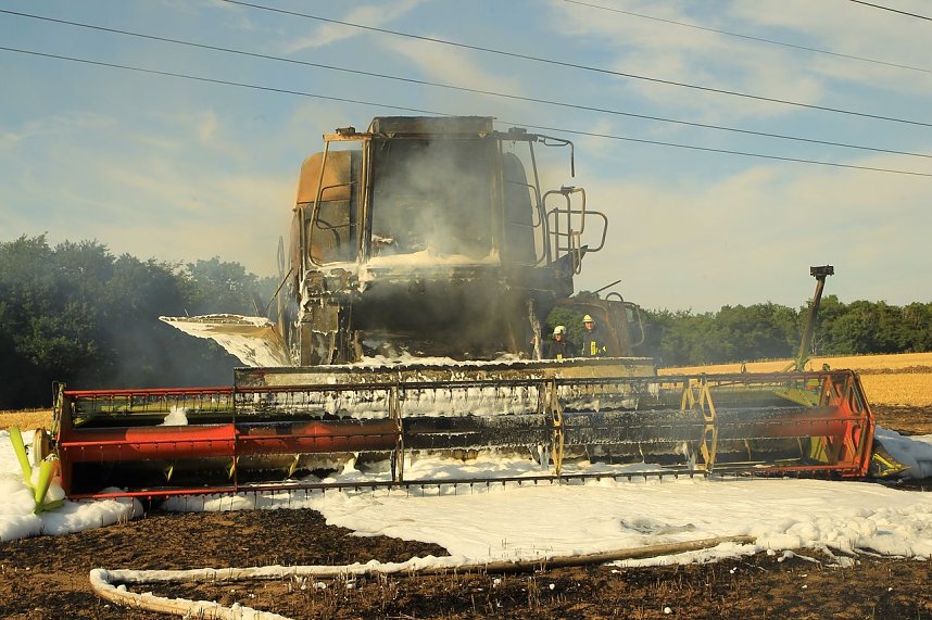 M&auml;hdrescher brannte aus
