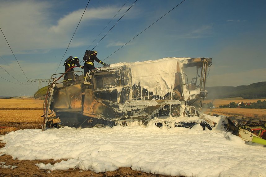M&auml;hdrescher brannte aus