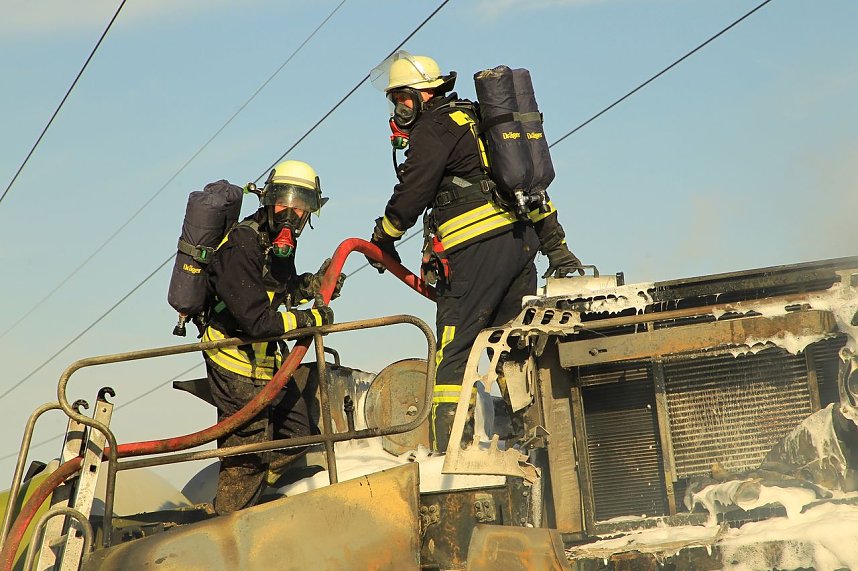 M&auml;hdrescher brannte aus