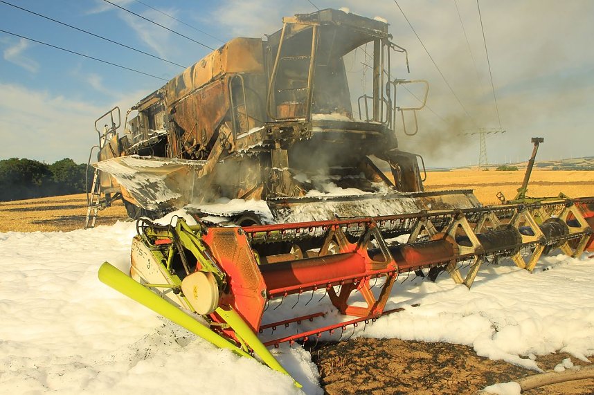 M&auml;hdrescher brannte aus