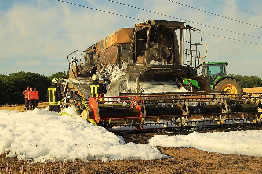 M&auml;hdrescher brannte aus