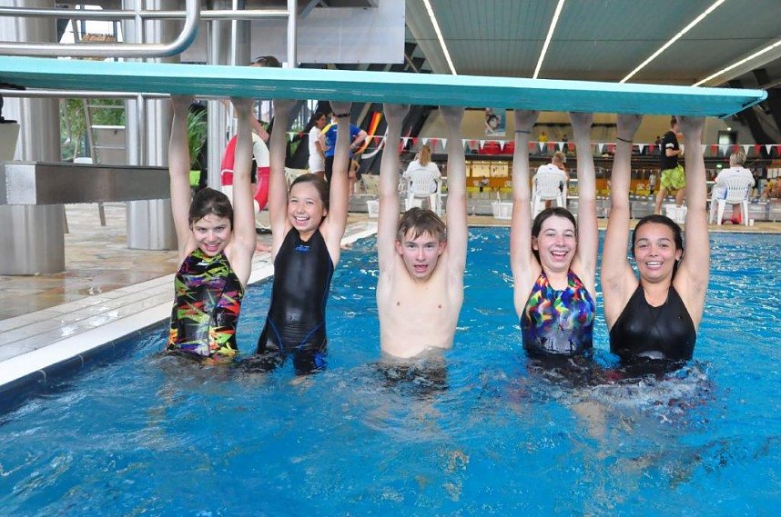 Erst die Generalprobe, dann die K&uuml;r - der Nordh&auml;user Schwimmer-Nachwuchs zeigte starke Leistungen