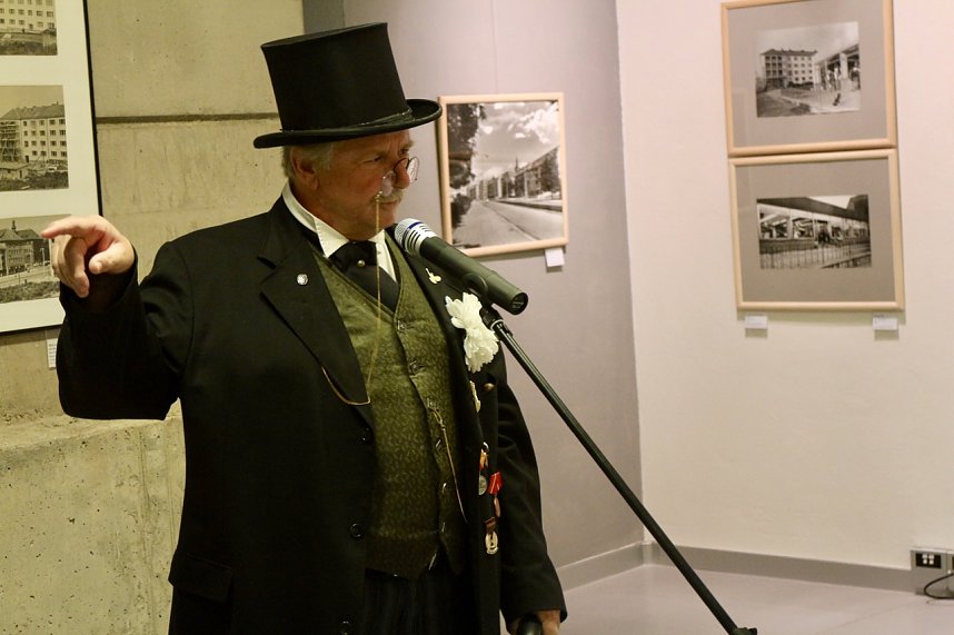Reich bebildert - die Flohburg zeigt eine Ausstellung zum Wiederaufbau Nordhausens