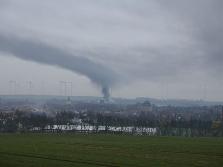 Dicke Rauchschwaden &uuml;ber Greu&szlig;en