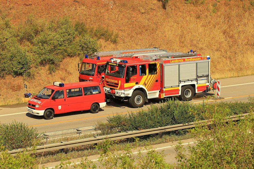 Feuerwehren im Einsatz auf der A38