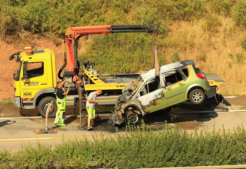 Feuerwehren im Einsatz auf der A38