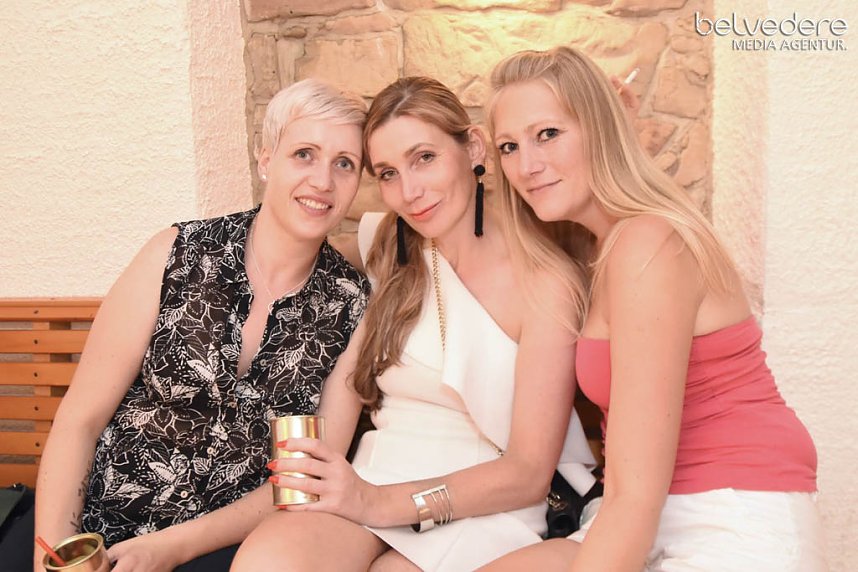 In den Sonntag hinein wurde in Nordhausen nicht nur auf den Pl&auml;tzen und Stra&szlig;e in der Innenstadt gefeiert, nach dem Ende Altstadtfest-Samstags ging es im Jugendclubhaus weiter... 