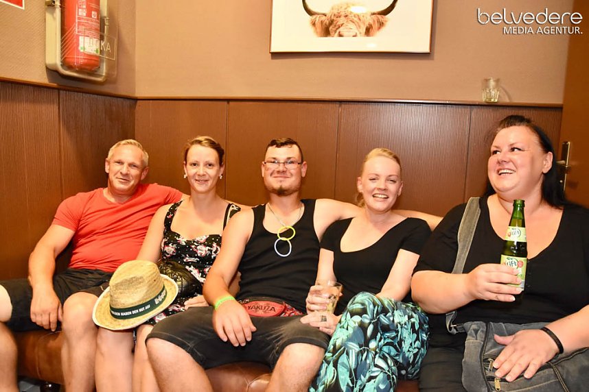 In den Sonntag hinein wurde in Nordhausen nicht nur auf den Pl&auml;tzen und Stra&szlig;e in der Innenstadt gefeiert, nach dem Ende Altstadtfest-Samstags ging es im Jugendclubhaus weiter... 