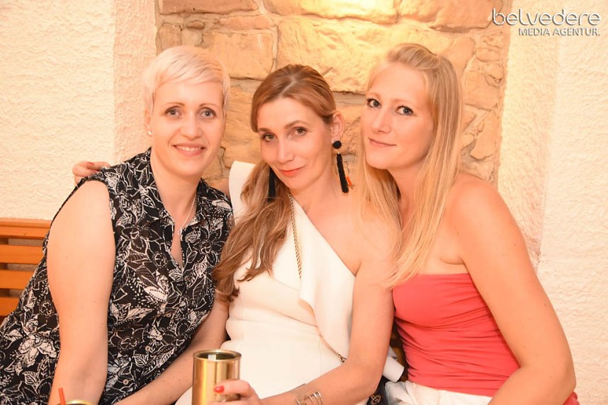 In den Sonntag hinein wurde in Nordhausen nicht nur auf den Pl&auml;tzen und Stra&szlig;e in der Innenstadt gefeiert, nach dem Ende Altstadtfest-Samstags ging es im Jugendclubhaus weiter... 