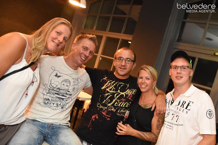 In den Sonntag hinein wurde in Nordhausen nicht nur auf den Pl&auml;tzen und Stra&szlig;e in der Innenstadt gefeiert, nach dem Ende Altstadtfest-Samstags ging es im Jugendclubhaus weiter... 