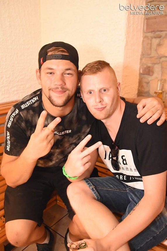 In den Sonntag hinein wurde in Nordhausen nicht nur auf den Pl&auml;tzen und Stra&szlig;e in der Innenstadt gefeiert, nach dem Ende Altstadtfest-Samstags ging es im Jugendclubhaus weiter... 