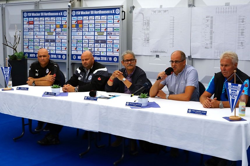 PK mit Pr&auml;si und Landrat