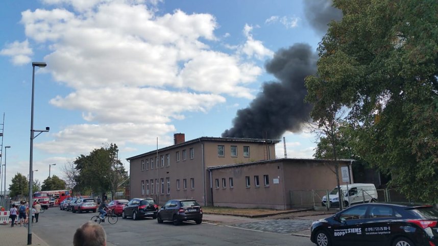 Gro&szlig;brand auf Bahnhofsgel&auml;nde