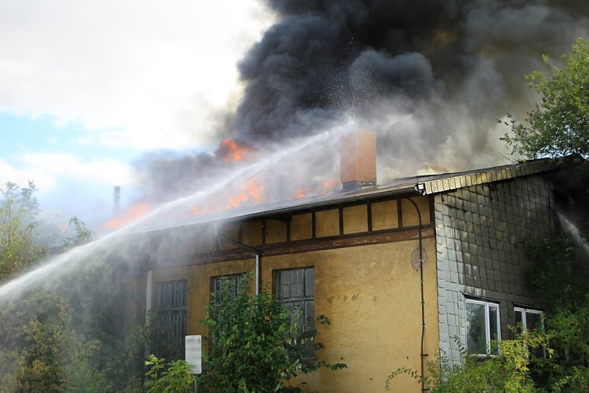 Gro&szlig;brand auf Bahnhofsgel&auml;nde