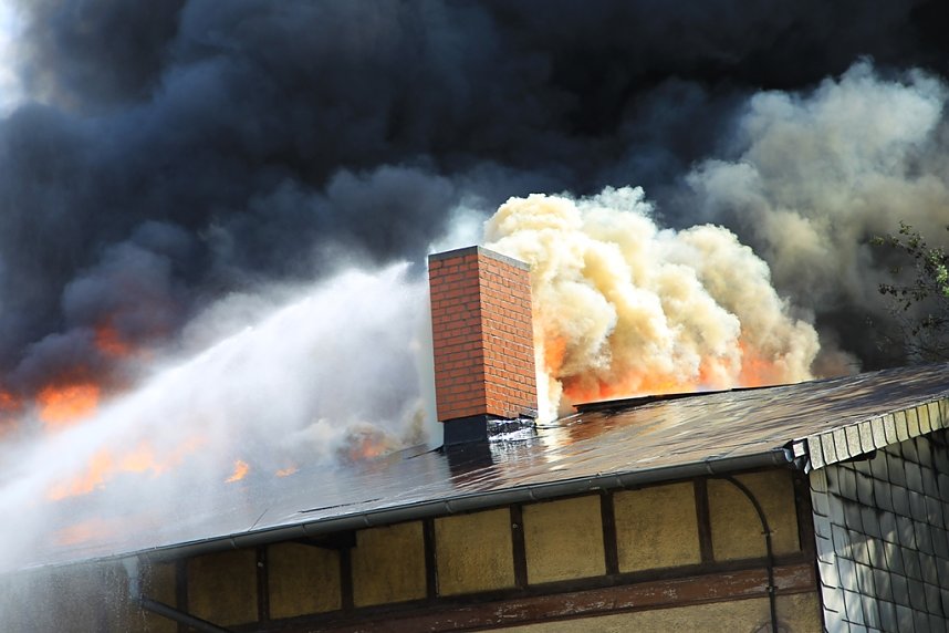Gro&szlig;brand auf Bahnhofsgel&auml;nde