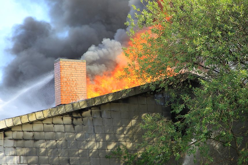 Gro&szlig;brand auf Bahnhofsgel&auml;nde