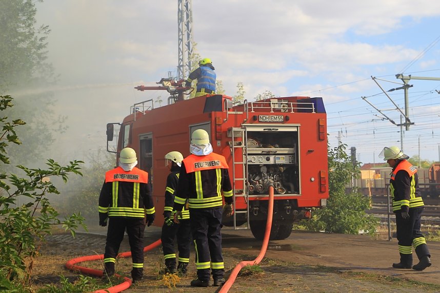 Gro&szlig;brand auf Bahnhofsgel&auml;nde