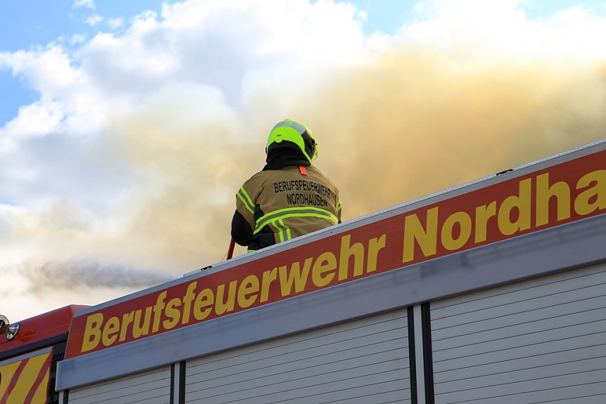 Gro&szlig;brand auf Bahnhofsgel&auml;nde